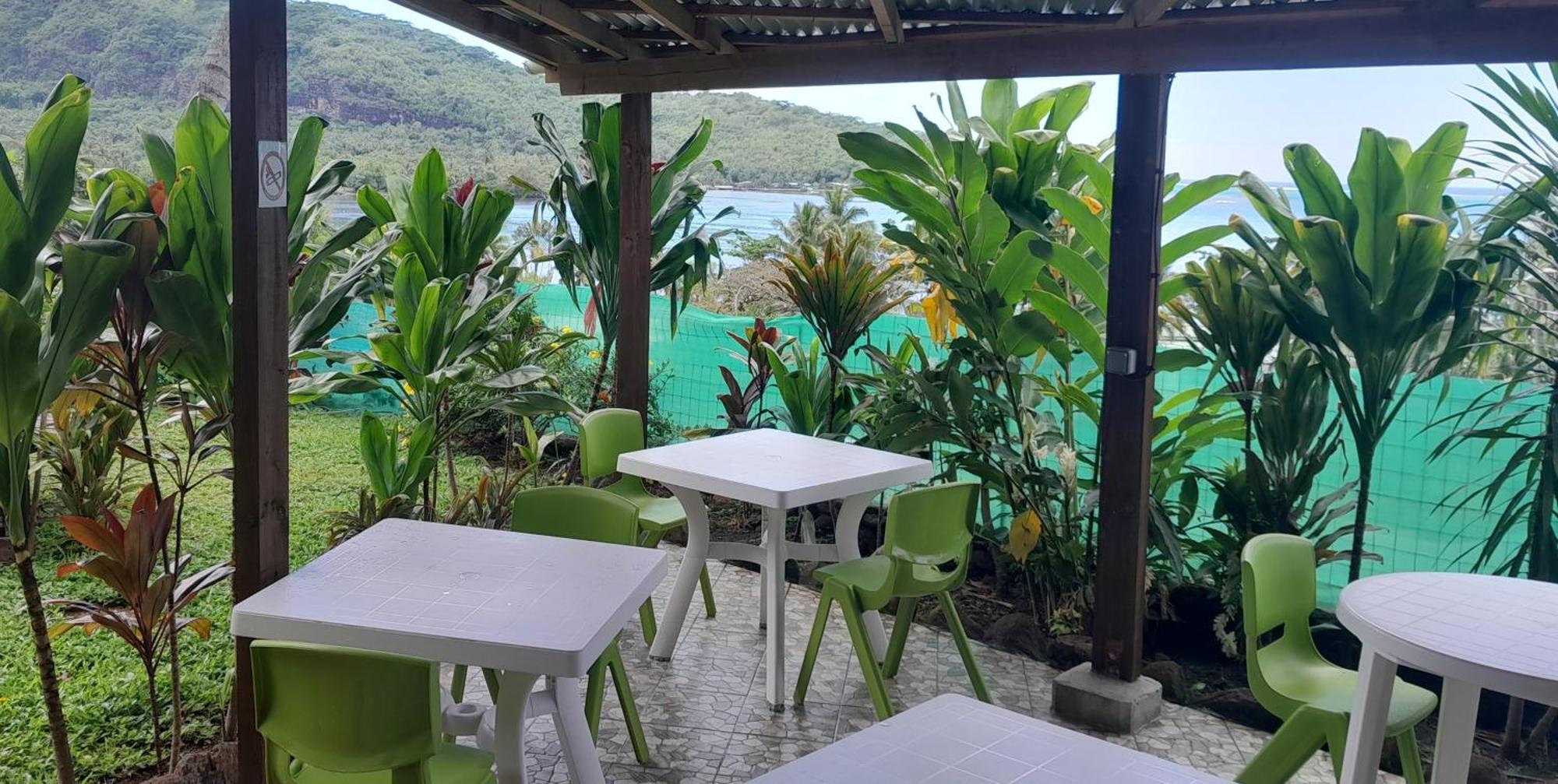 Fare Arana Hotel Atiha Exterior foto