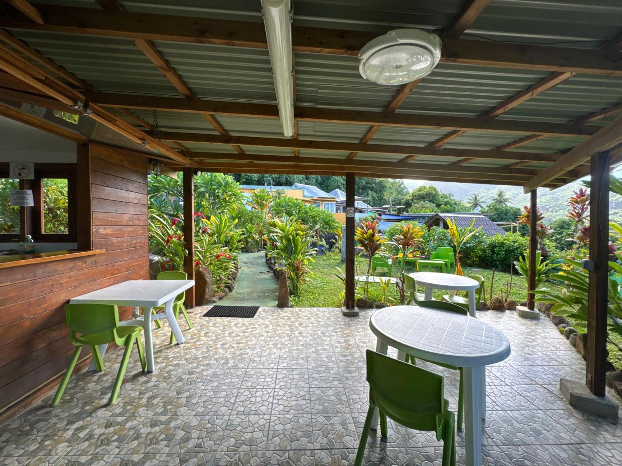 Fare Arana Hotel Atiha Exterior foto