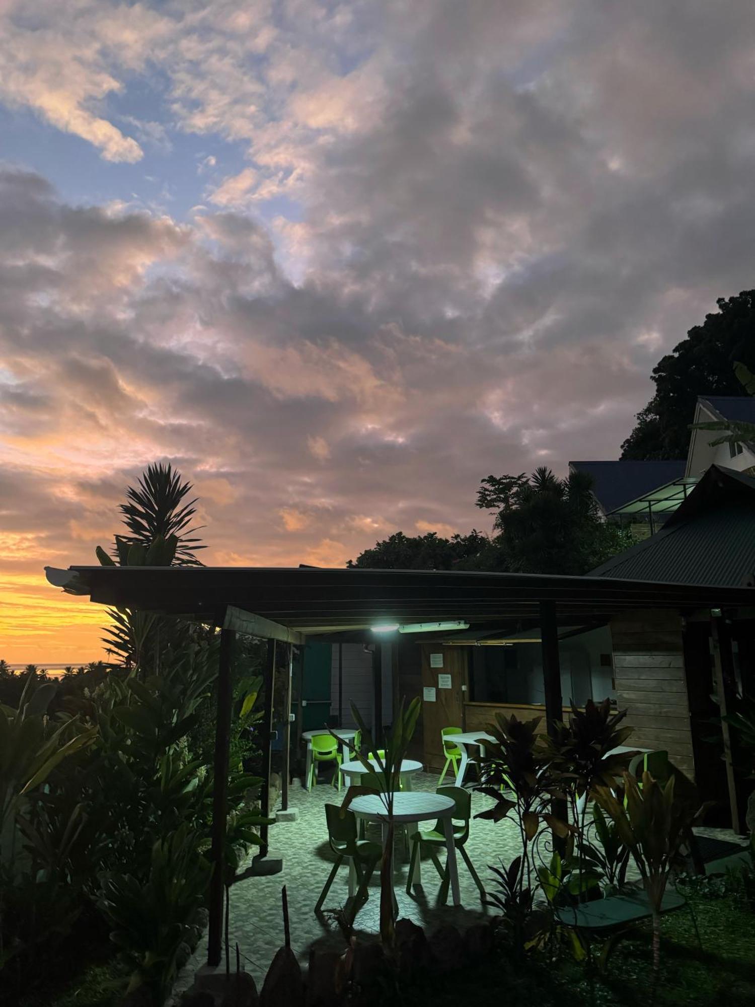 Fare Arana Hotel Atiha Exterior foto